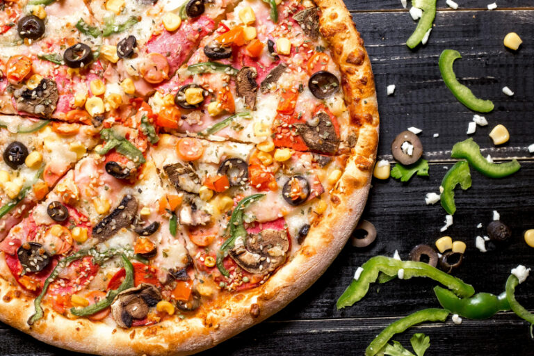 Six Factors to Consider Before Ordering Pizza for a Big Group of People