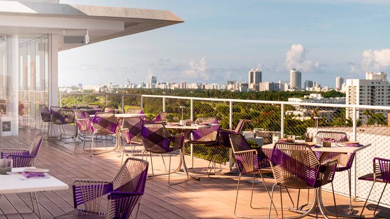 How Rooftop Bars Are Redefining the Social Scene in Miami